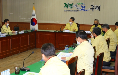 김순호 군수 주재로 실과장 정책토론회를 개최/사진=구례군
