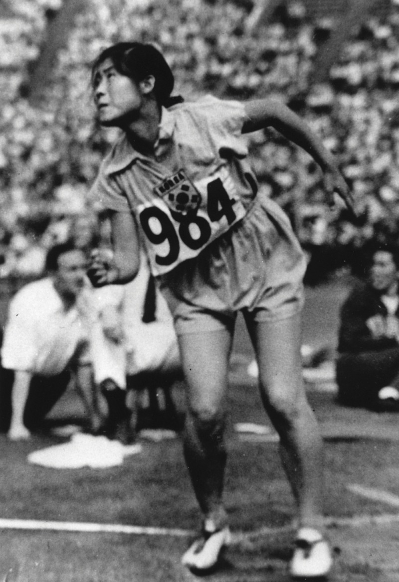 1948년 런던올림픽에 출전한 우리나라 최초의 여자선수인 육상 창던지기의 박봉식 선수
