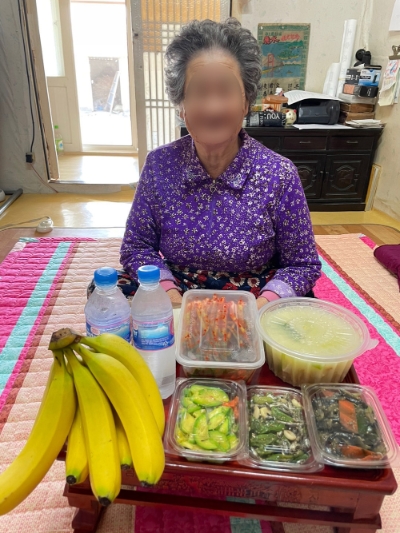 무안군 몽탄면, 독거노인 가정에 꿈여울 행복한 밥상 전달/사진=무안군