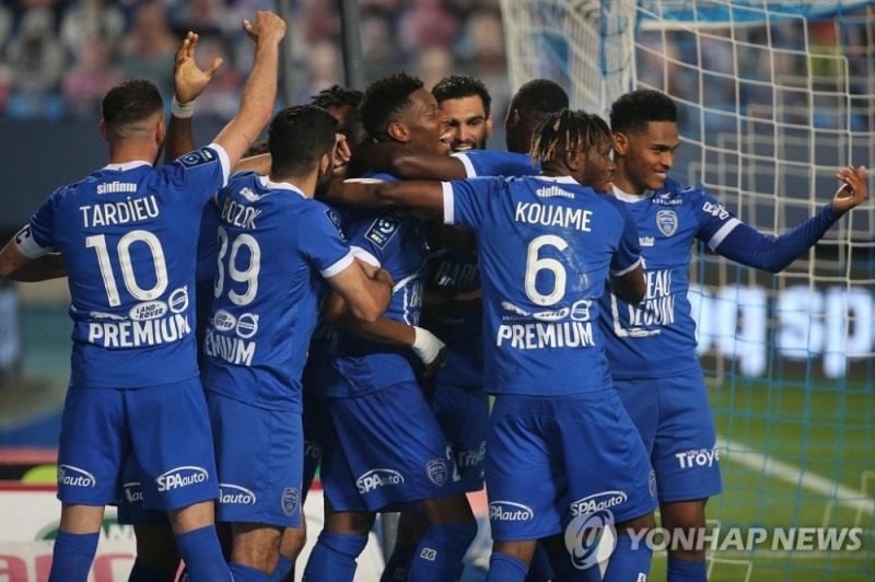 골세리머니를 펼치는 트루아 선수들 (AFP=연합뉴스)