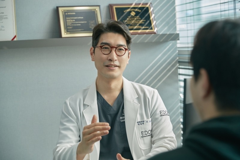 어깨 질환 '오십견' 저절로 낫는다? 방치하면 후유증 우려