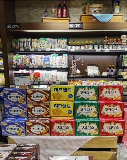 중국 현지에서 판매되는 크라운제과 과자 / 사진제공=크라운제과