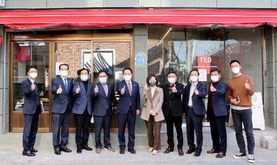 동구형 상생협력상가 현판식 모습./사진=동구청