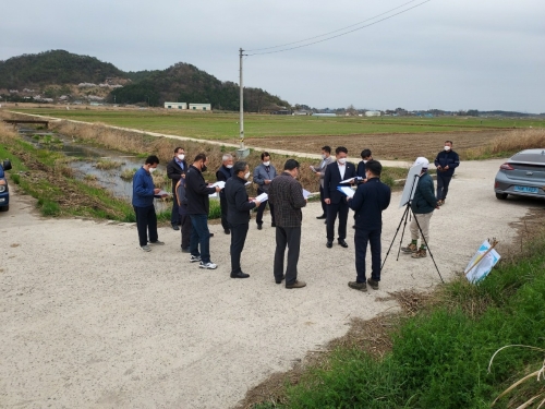 전남도의회 농수산위원회 최명수 의원(더불어민주당·나주2)나주 상습 침수지역 방문/사진=전남도의회