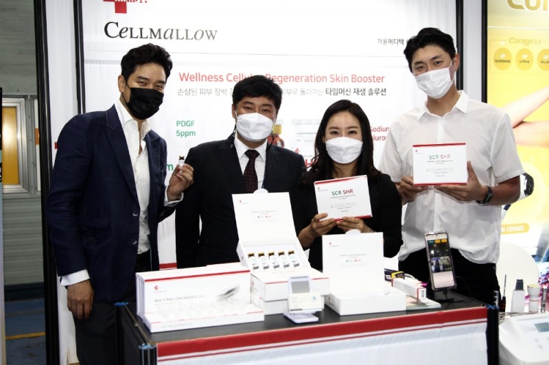 사진=왼쪽에서 두번째 가윤메디텍 김민호 대표