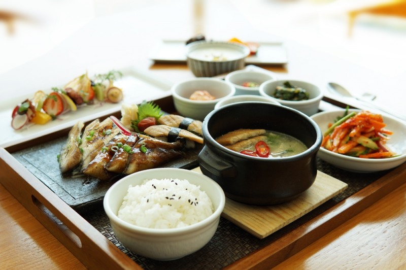 WE 호텔 제주, 여름 보양식 ‘제주 장어 정식’ 선보여