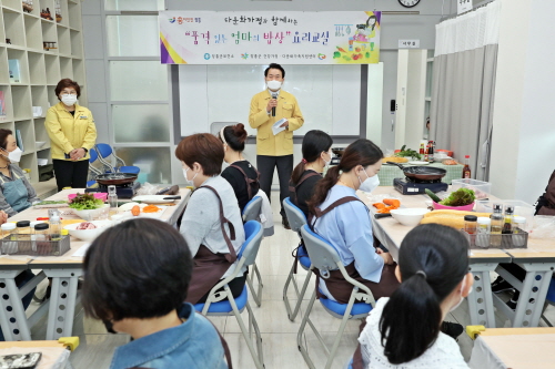 장흥군, 결혼이주여성과 함께하는 '품격 있는 엄마 밥상' 개강/사진=장흥군