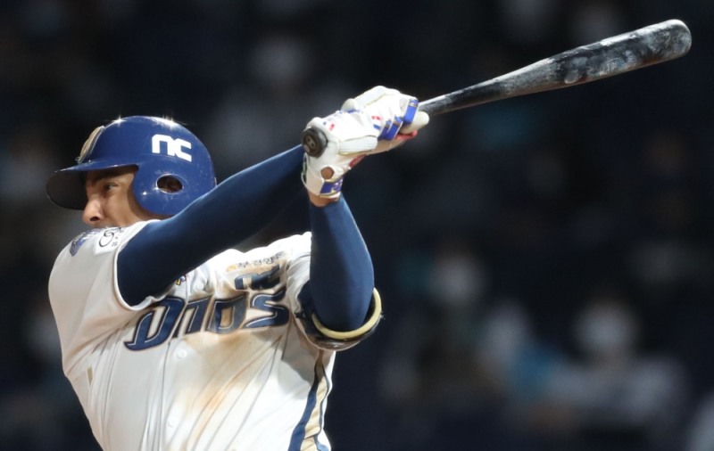 홈런과 장타율에서 1위인 알테어