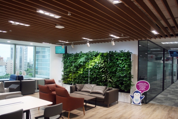 바이오필릭 감성테크기업 맑음팩토리, 메드트로닉에 실내수직정원 공급