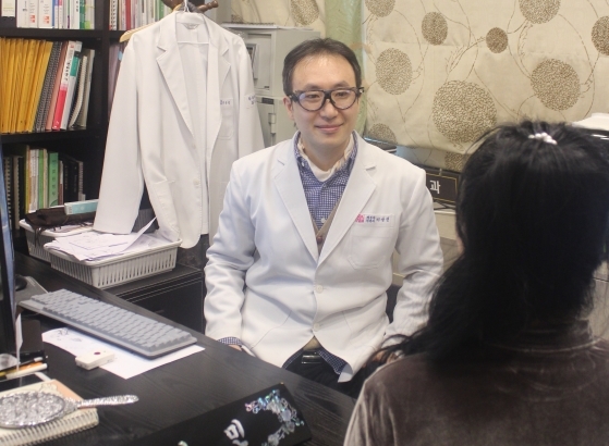 여름철 '발톱무좀' 방치 말고 치료해야