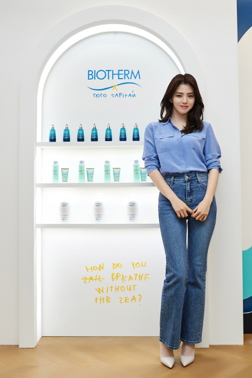 한소희, ‘비오템x코코 카피탄’ 팝업스토어 방문