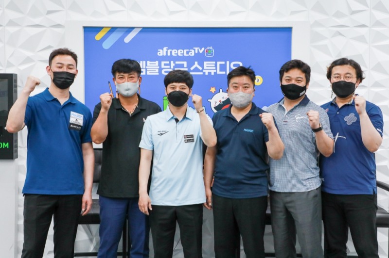 본선진출권을 획득한 6인. 왼쪽부터 최완영, 이충복, 김동훈, 조치연, 서창훈, 황봉주.