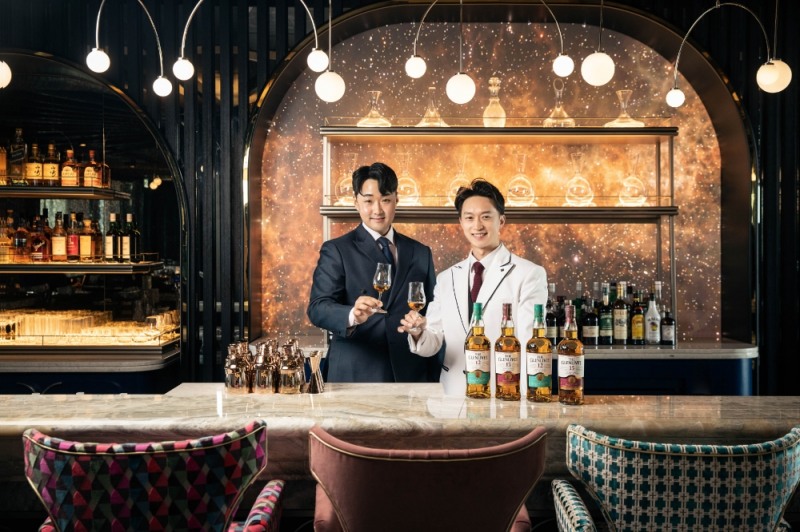 페어몬트 앰배서더 서울 신창호 헤드 바텐더(우), 장생건강원 서정현 오너 바텐더