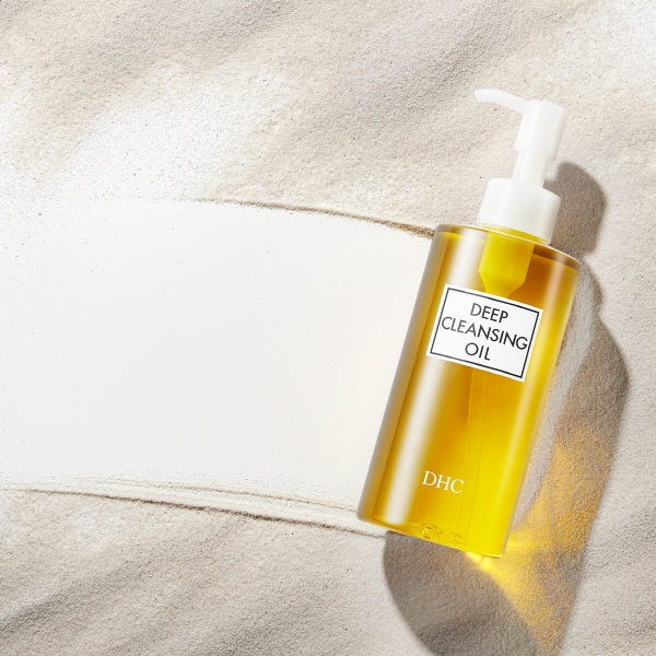 DHC, ‘딥 클렌징 오일’ 프로모션… 브랜드 고객충성도 대상 수상 기념