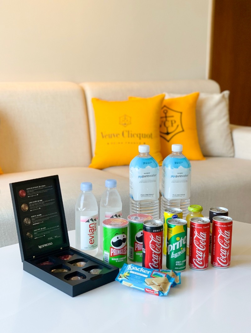 Bubbly Suite Package-minibar