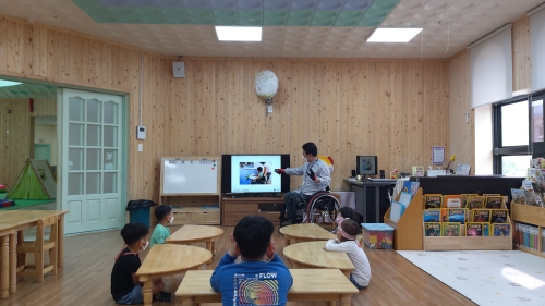 광양시는 지역 내 16개교 학교 병설유치원 어린이를 대상으로 손상예방교육을 운영한다/사진=광양시