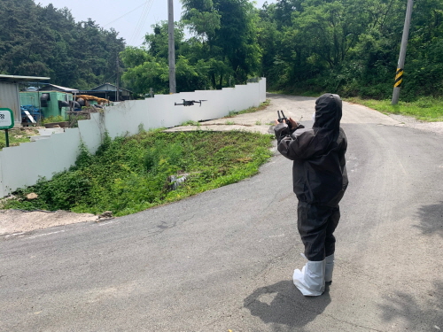 함안군, 가축전염병 예방 드론 활용 축사 점검 실시