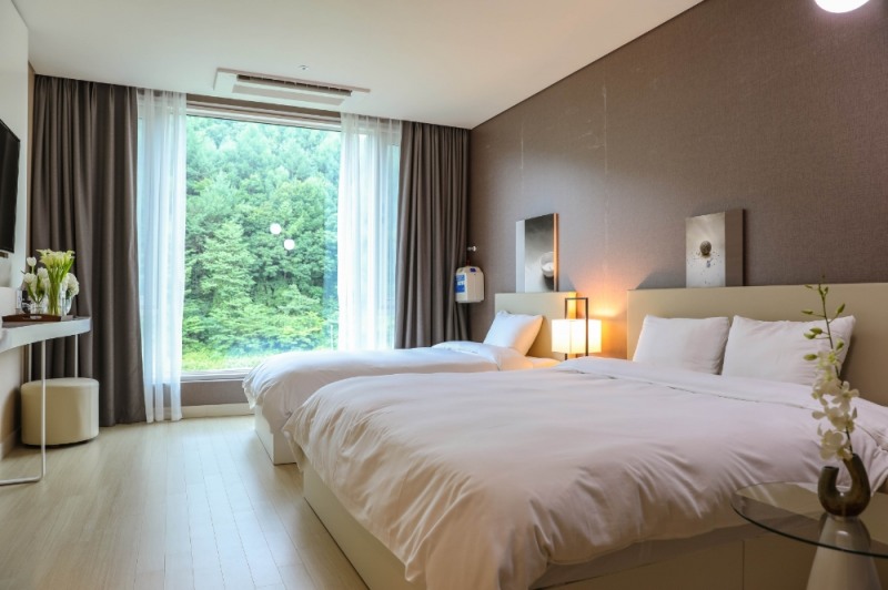 더화이트호텔, 현대홈쇼핑 통해 단독 호캉스 패키지 선보여