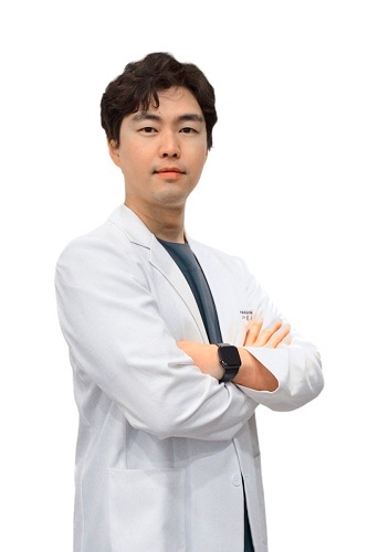 척추측만증, 적절한 치료와 함께 잘못된 자세 개선해야