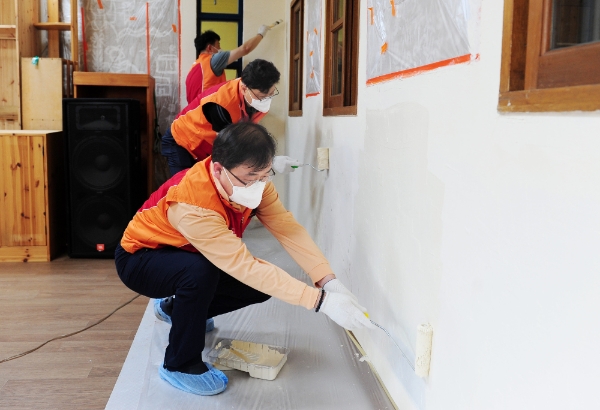 SK에코플랜트, ‘행복공간 환경개선’ 활동…교육시설 수리 마쳐
