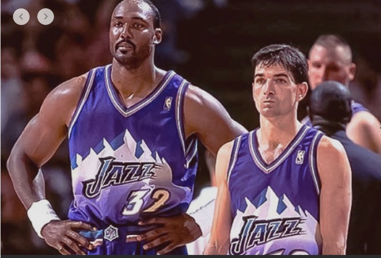 픽앤롤은 가드와 빅맨 사이에 이뤄지는 스크린이 들어간 가장 기본적인 공격전술이다. 사진은 1990년대 픽앤롤을 가장 잘 구사한 유타 재즈 칼 말론(왼쪽)과 존 스탁턴.