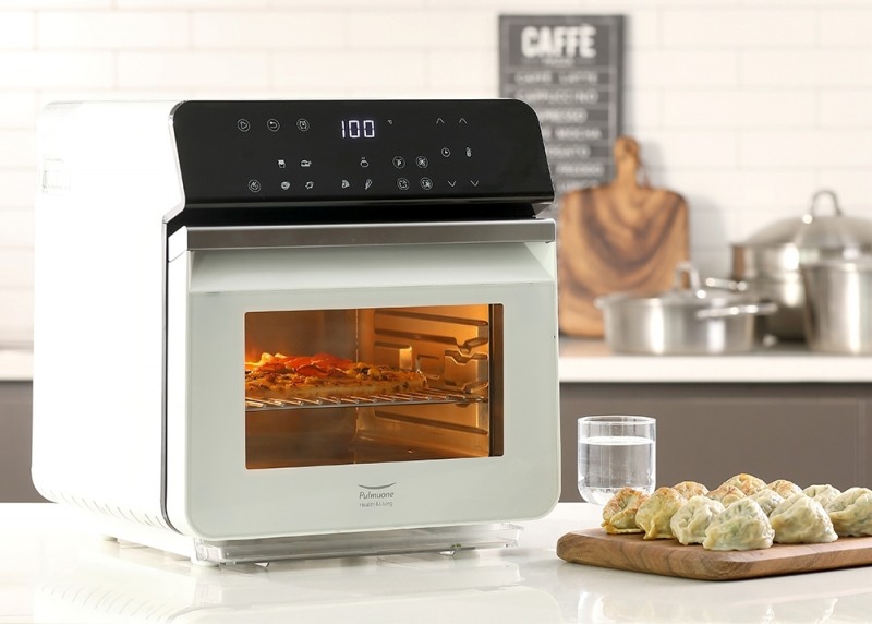 고온스팀 기술로 겉바속촉 요리를 완성하는 풀무원건강생활의 스팀쿡 에어프라이어