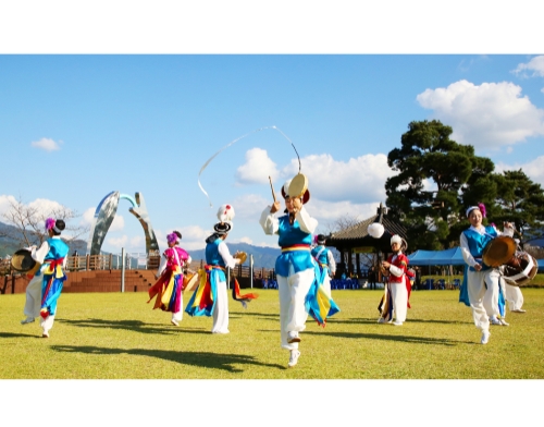 2019년 관광구례 전국사진공모전 금상(호남여성농악 정기형 作)/사진=구례군