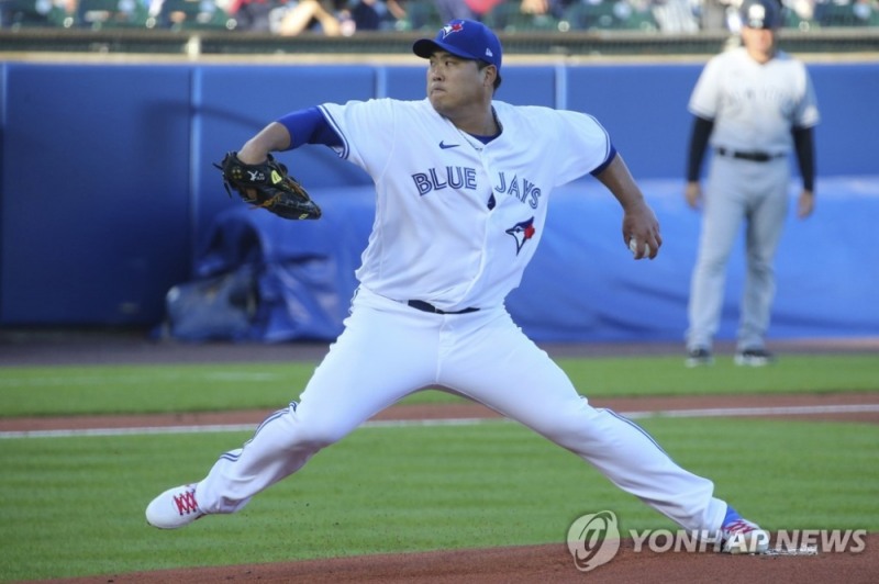(버펄로 AP=연합뉴스) 토론토 블루제이스 좌완 선발 류현진이 16일(한국시간) 미국 뉴욕주 버펄로 세일런 필드에서 열린 메이저리그 뉴욕 양키스와의 홈경기에 선발 등판해 역투하고 있다.