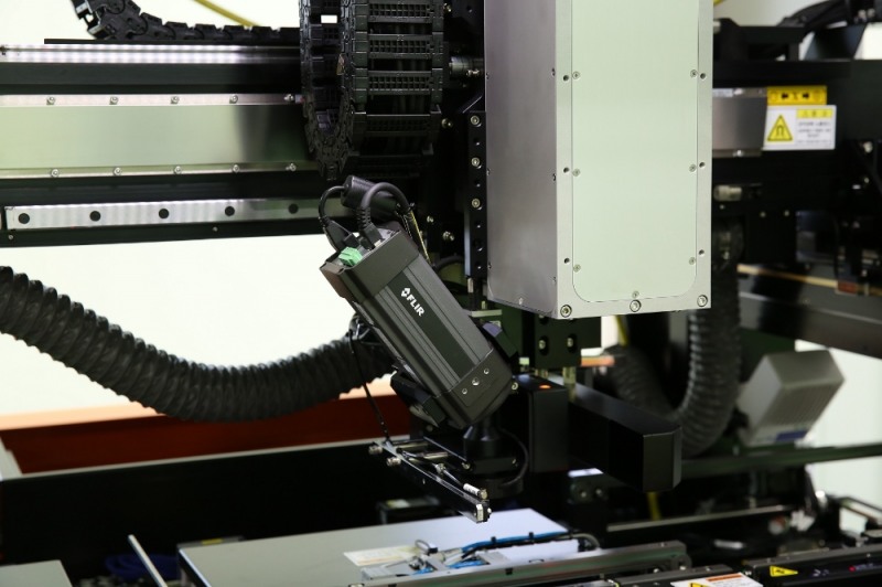 FLIR A315 열화상카메라는 프로텍의 LAB 장비에서 본딩용 열원으로 사용되는 레이저의 온도 및 시간당 온도 변화, 열 분포 등의 측정 및 모니터링에 사용된다.