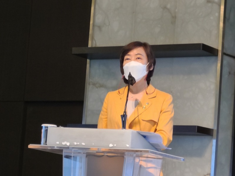 정책특강을 하고 있는 김경선 여성가족부 차관