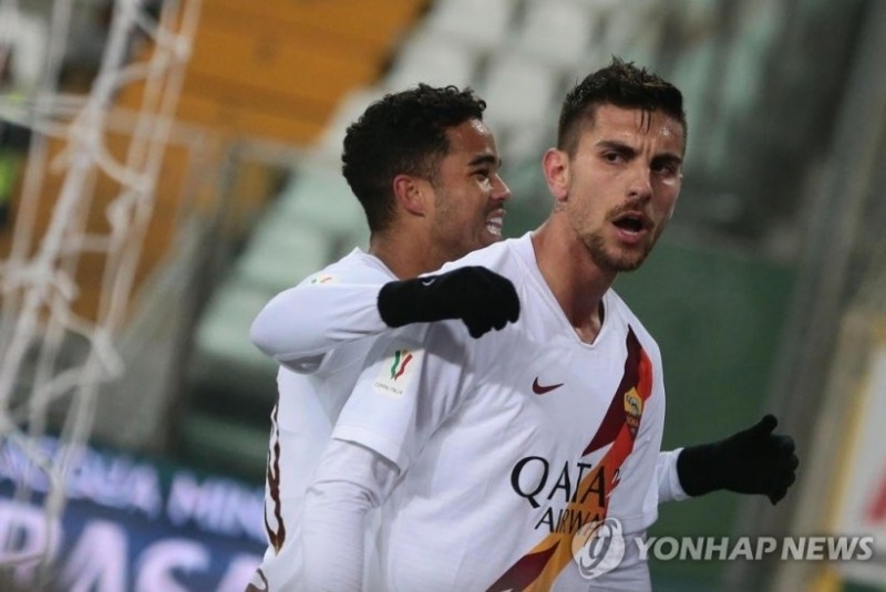 로렌조 펠레그리니(오른쪽)