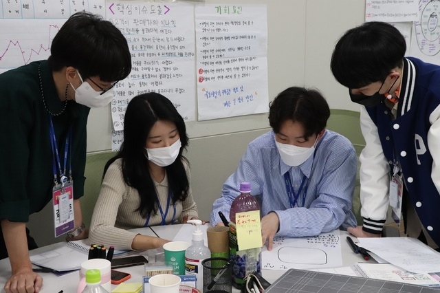 포스코는 오는 17일부터 25일까지 ’취업 아카데미' 교육생을 모집한다고 18일 밝혔다.사진은 지난 번 취업 아카데미 교육 전경.(사진=포스코 제공)