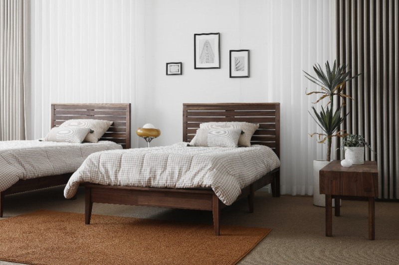 입주·신혼가구 전문 베이직가구, 원목 침대 프레임과 매트리스 행사 진행