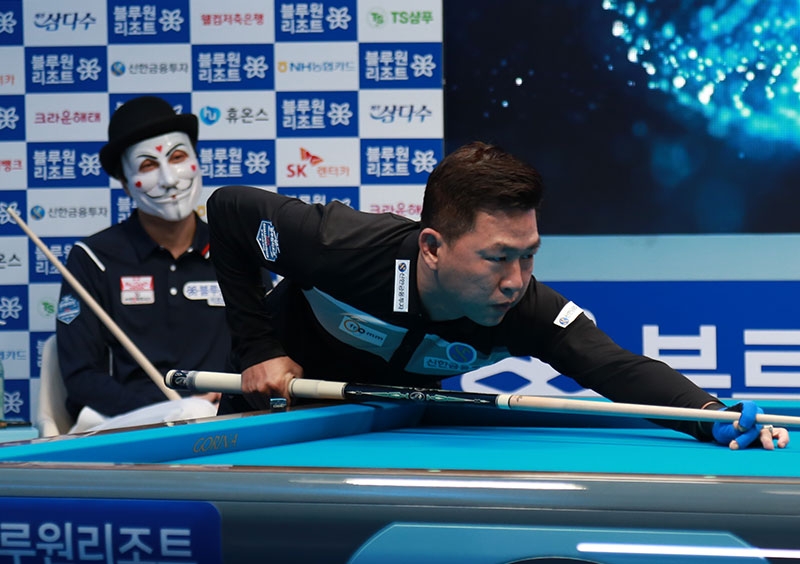 마민캄, 한 게임 두 차례 10연타. 길우철 완파하며 16강 안착