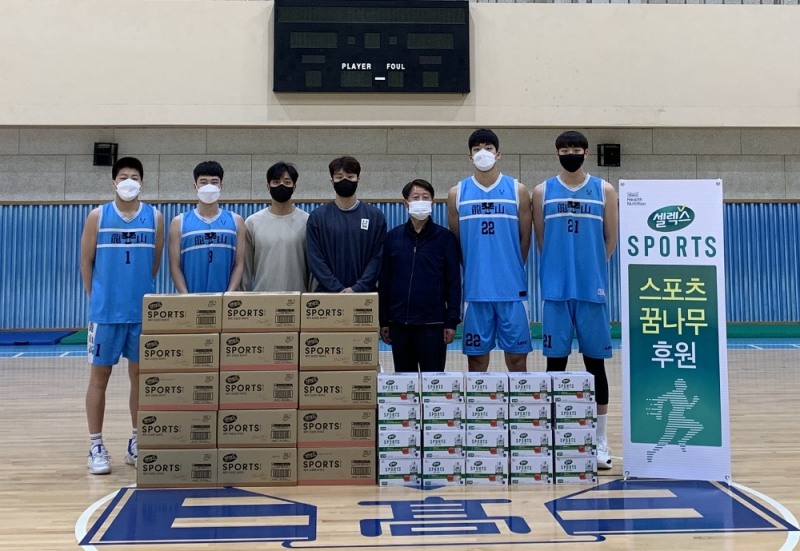 셀렉스 스포츠, 스포츠스타 모교·유소년선수단 제품 후원