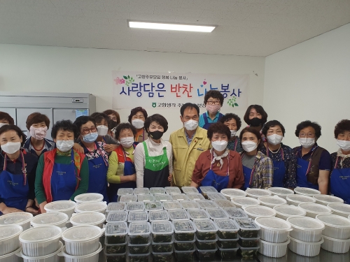 보성군 벌교읍 고향생각주부모임 회원들은 지난 16일 독거노인 등 복지사각지대 가정을 대상으로 여름철 입맛 돋는 반찬 나눔 봉사를 실시했다/사진=보성군