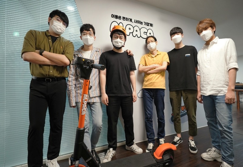 알파카 개발진들(좌측 두번째 KAIST 출신 오재용 팀장)