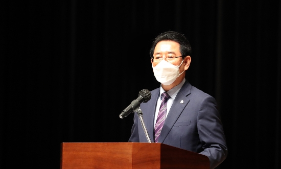 김영록 전라남도지사가 25일 광양시 문화예술회관에서 6·25전쟁 71주년 기념행사가 열린 가운데 기념사를 하고 있다./사진=전라남도