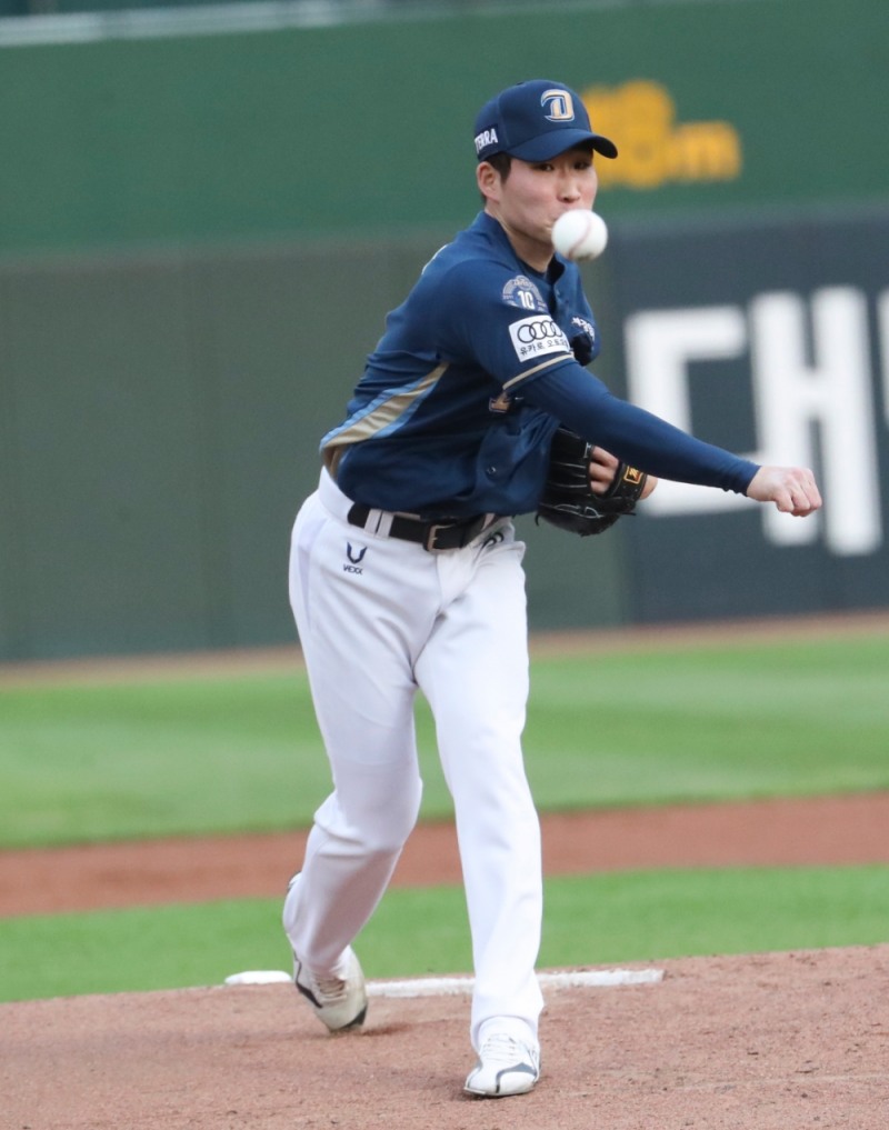 NC의 최다승 투수인 이재학은 아직 완전하지는 않지만 6월들어 안정된 모습을 보이면서 마운드에 힘을 보태고 있다.