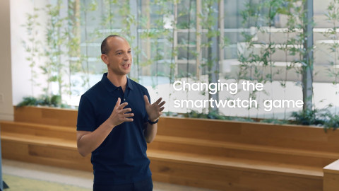 사진=삼성전자는 모바일 월드 콩그레스(MWC) 2021에서 ‘삼성 갤럭시 버추얼 이벤트’를 열고, 삼성의 독자적인 사용자 경험을 갤럭시 워치로 확대한 ‘원 UI 워치’를 공개했다. 무선사업부 CX실장 패트릭 쇼메 부사장이 ‘원 UI 워치’를 소개하고 있다