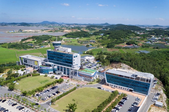 신안군청사 전경./사진=신안군