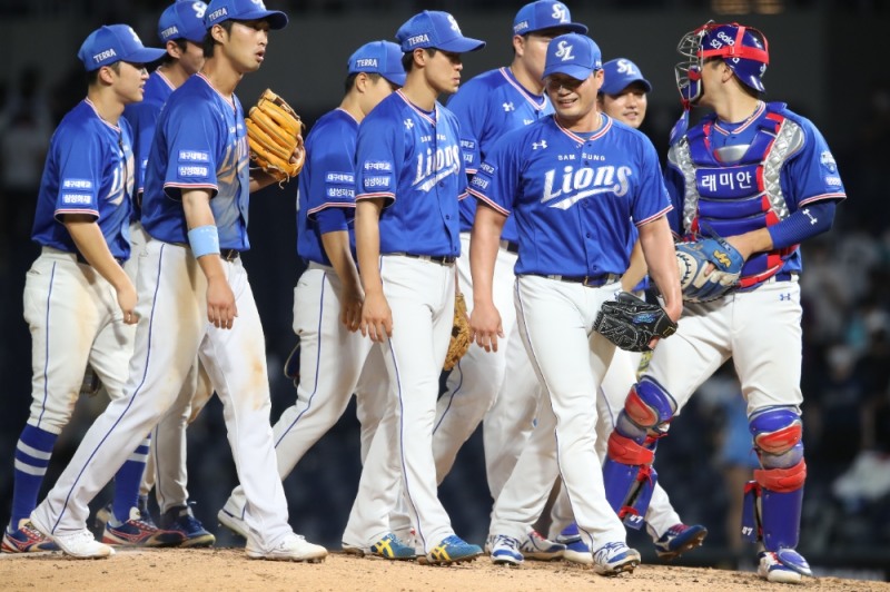 올스타전 3차 집계에서도 드림팀에는 ;베스트 12' 가운데 삼성 선수 11명이 포함되는 강세를 보이고 있다.