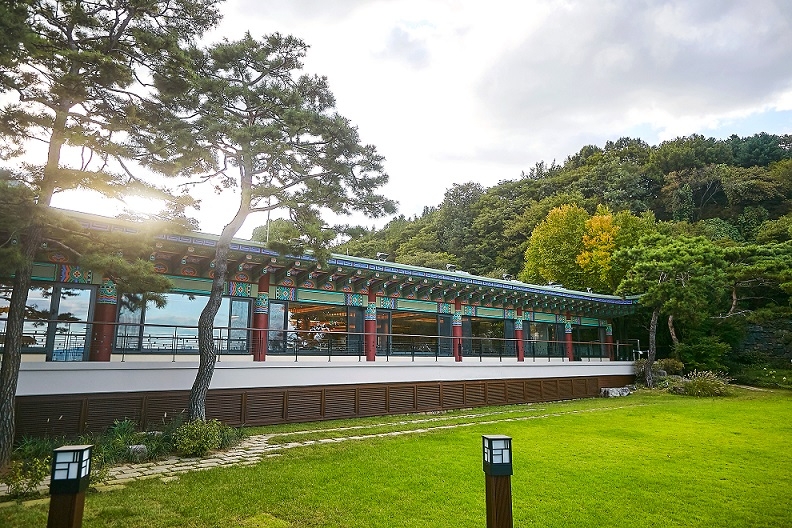 워커힐 한우 숯불구이 전문점 ‘명월관’ 외부 경관