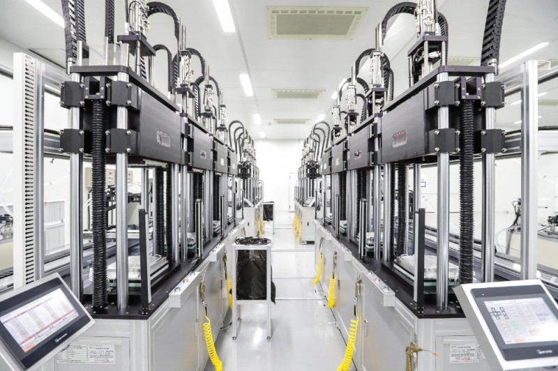 아이엘사이언스 스마트 팩토리 실리콘렌즈 생산 설비 이미지