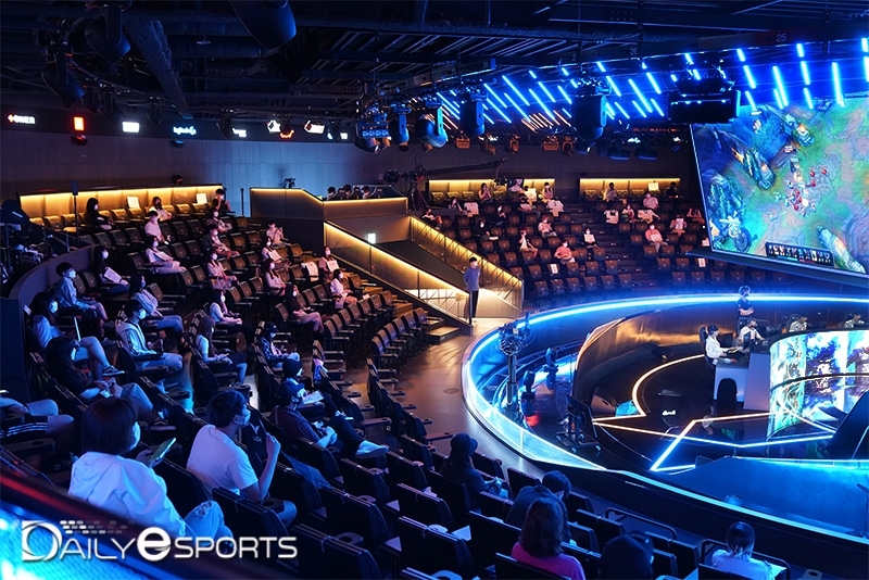 서울 종로구 그랑서울에 위치한 롤파크.