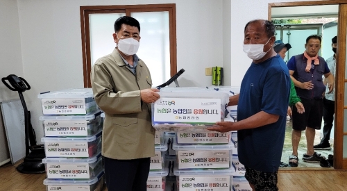 전남농협, 집중호우 침수 피해현장 '긴급 재해구호물품' 전달/사진=전남농협