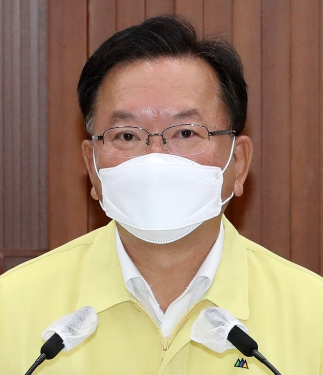 김부겸 국무총리가 지난 7일 오전 서울 종로구 정부서울청사에서 열린 코로나19 대응 중앙재난안전대책본부(중대본) 회의에 참석해 발언하고 있다. (공동취재사진)