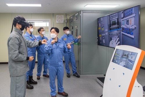 광양제철소가 가상현실을 활용한 전기설비 정비 교육장을 구축해 효율성과 안전성을 강화했다/사진=광양제철소