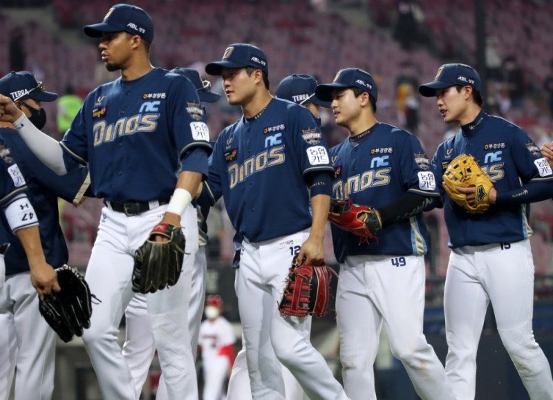 승리를 한 뒤의 NC 선수단 모습