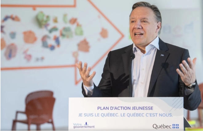 퀘벡 수상 프랑수아 레고(Francois Legault)는 2021년 6월 13일 일요일 몬트리올에서 열린 기자회견에서 2021-2024 청소년 행동 계획을 발표했다.